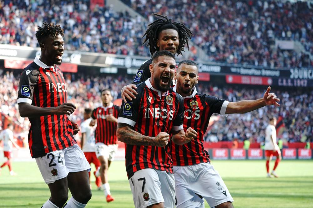 OGC Nice mong PSG xảy chân để giữ vững vị trí dẫn đầu BXH